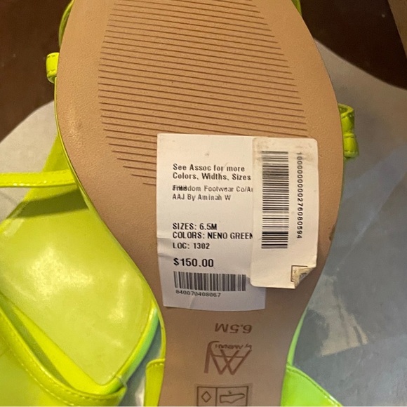 S a l e, $23 plus shipping! Vibrant Lime Green Strappy Heel.​ Msrp $150!​ - Picture 5 of 7